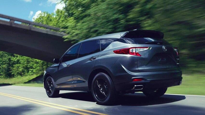 大改款 RDX 將成為首款搭載雙馬達油電動力的 Acura，立下品牌發展新里程碑。圖為現行第三代車型。