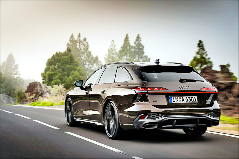 A6 TFSI 200 kW quattro S line搭載S Line套件呈現黑化風格。圖為Avant。