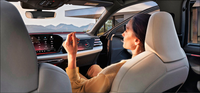 前擋風及四車門採用雙層隔音玻璃，打造舒適靜謐的車室空間。圖為Avant。