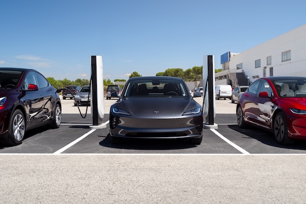 國外研究：高功率快充成電動車電池衰退主因  外媒提看法