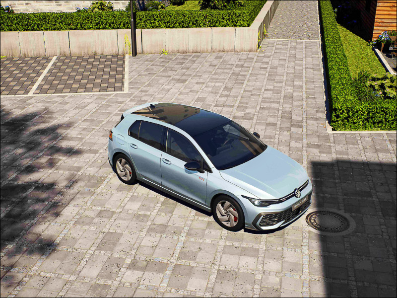 流露未來感的冷冽冰澈藍車色搭配黑化風格套件，形塑出更搶眼的視覺效果。