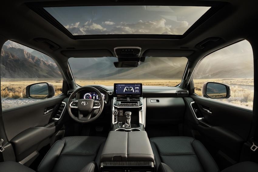 入門的 VX 車型配有 12.3 吋數位儀表。