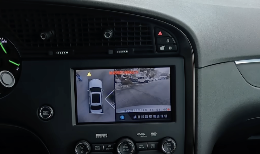原廠整合倒車輔助環景系統暨行車紀錄器，整合在中控台原廠螢幕，透過原廠技術部門授權取得軟體升級。