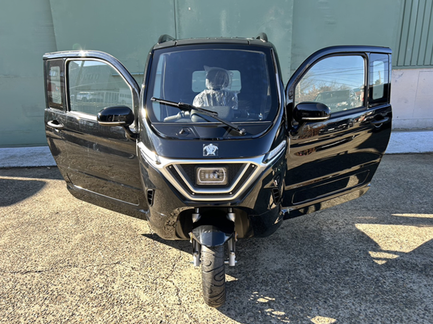 可坐3 人還能上高速公路！日本電動三輪車30 萬元有找- 自由電子報汽車頻道
