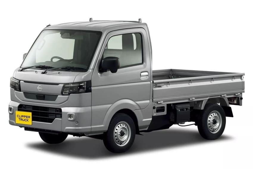 新增苔蘚灰車色選擇。