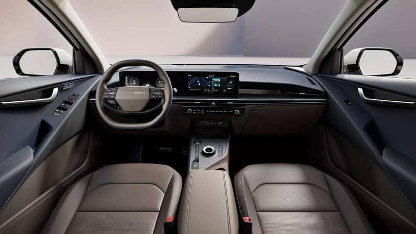 全新一體式駕駛介面是小改款內裝亮點所在。