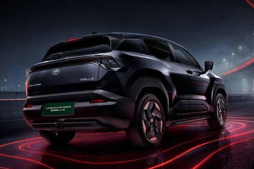 透過厚實後保險桿設計強化 SUV 粗獷氣息。