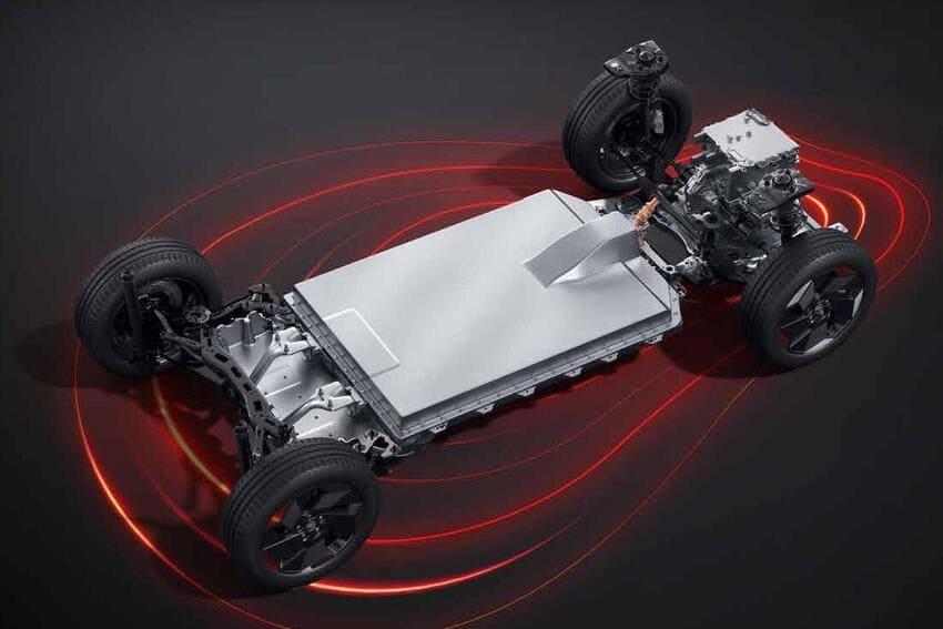 Urban Cruiser Ebella 採單馬達前驅配置，提供兩種電池容量選擇，最高續航里程達 543 公里。