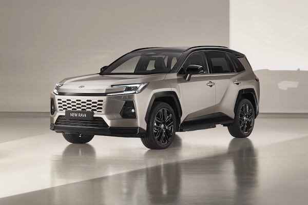 Toyota RAV4 第六代科技力更強大！支援三星錢包　手機可當車鑰匙