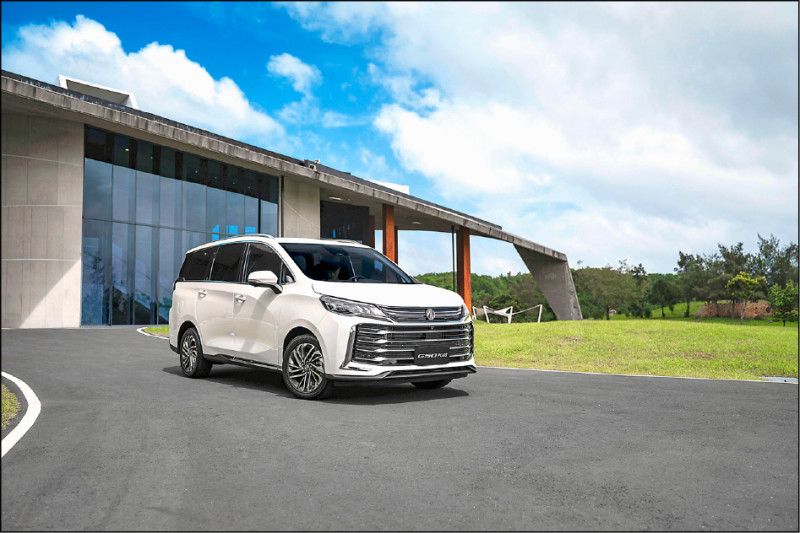 MG G50 PLUS鎖定三代同堂族群，擁有寬敞空間以及完整主動安全配備，售價折抵後百萬元有找，是家庭用車最適合的選擇。