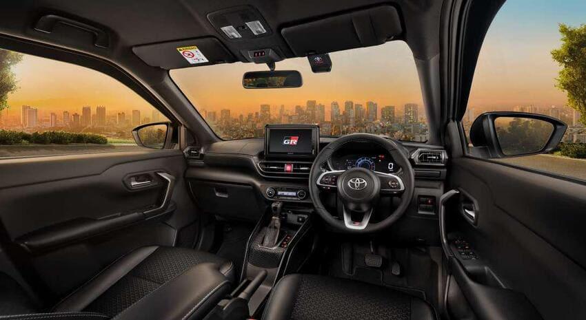 黑色內裝搭配 GR Sport 元素營造熱血氛圍。