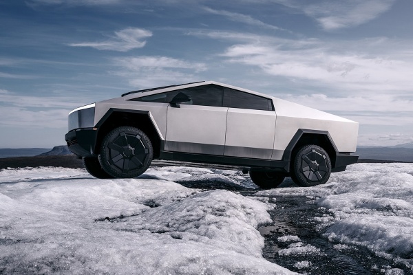 話題光環不再！Tesla Cybertruck 銷量腰斬 成為衰退最多電動車