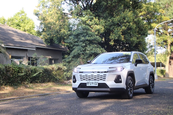 Toyota RAV4 第六代開始交車！兩車型交車期需等 6 個月