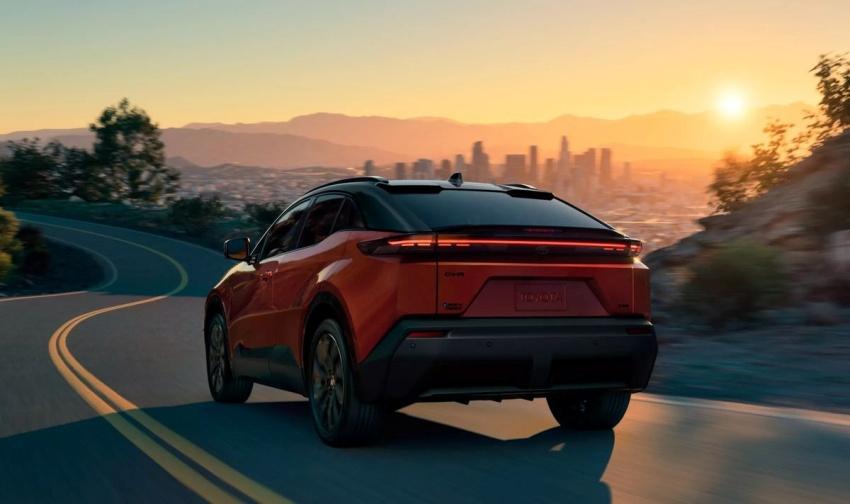 擁有跑格化的外型，但內部空間媲美 RAV4。