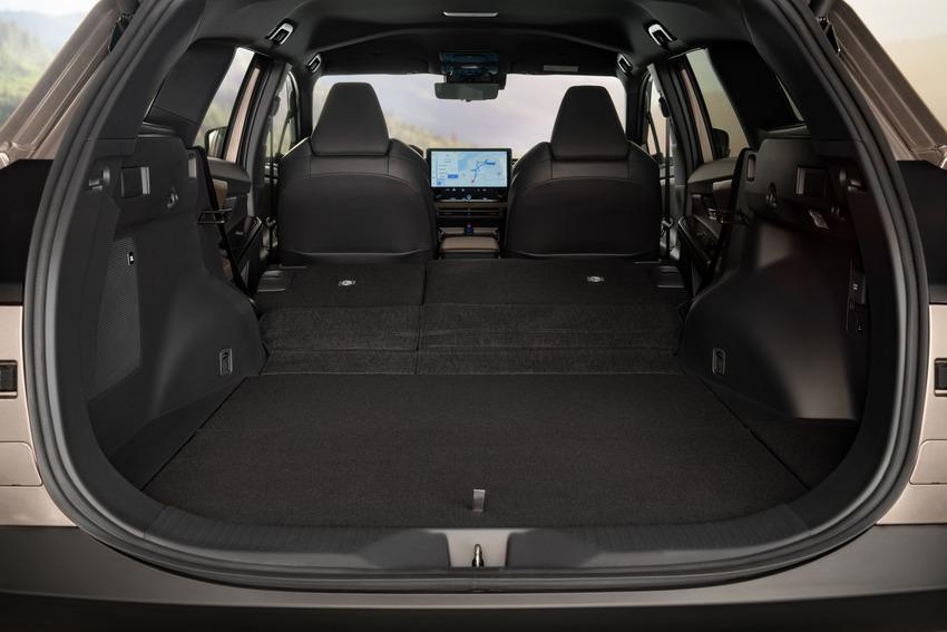 受惠車格放大，讓全新 bZ Woodland 擁有更寬敞的後廂置物空間。