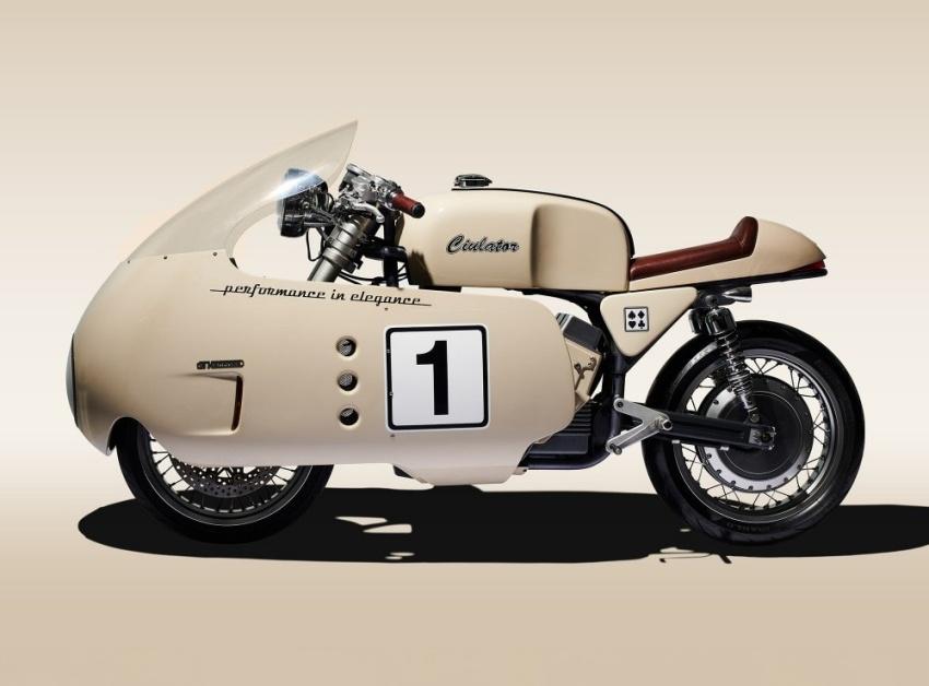 誇張的整流罩讓人回想起過去經典賽車。