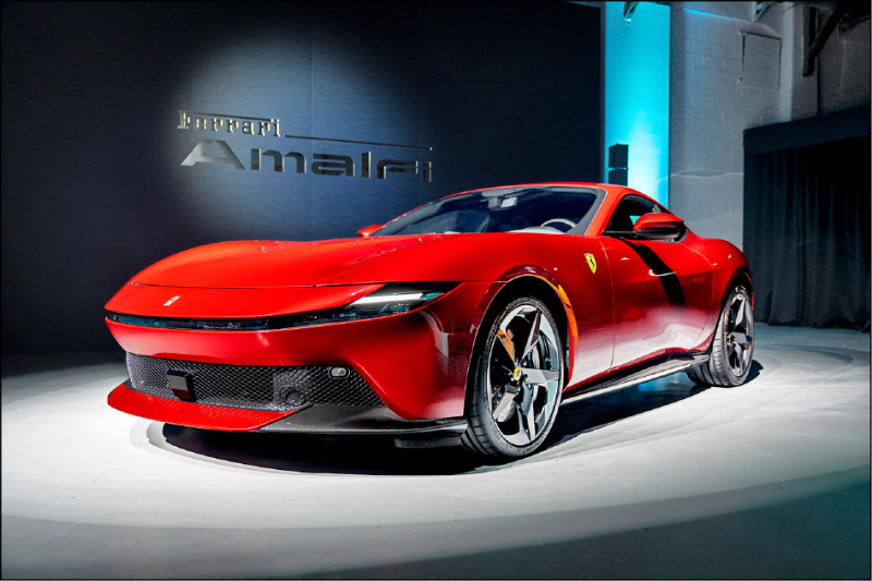 Ferrari Amalfi是品牌新一代GT跑車，成功整合美學、性能與舒適性，台灣基本車價1,390萬元。