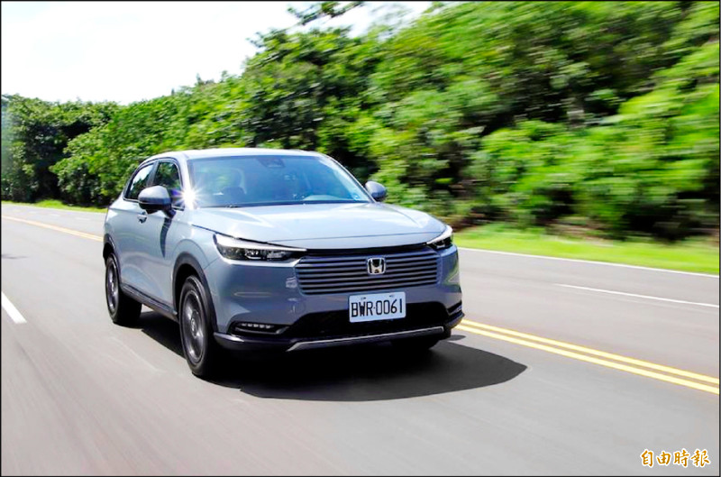 Honda HR-V在1.5 e：HEV混合動力的加持下，提供出色油耗與扭力輸出。圖為e：HEV Prestige車型。（記者陳英傑攝）