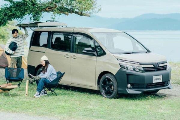 Toyota 招牌七人座 MPV 化身戶外玩家！升級全新粗獷造型搶眼上路