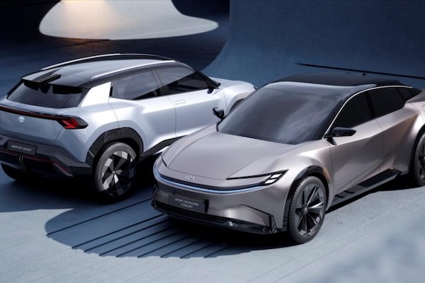 Toyota 續航 1000 公里電動車有重大進展！首款固態電池車明年推出