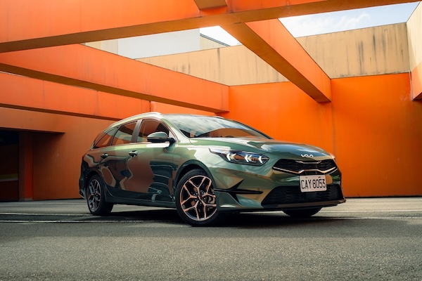 全台價格最親民旅行車！Kia Ceed Sportswagon 百萬元有找