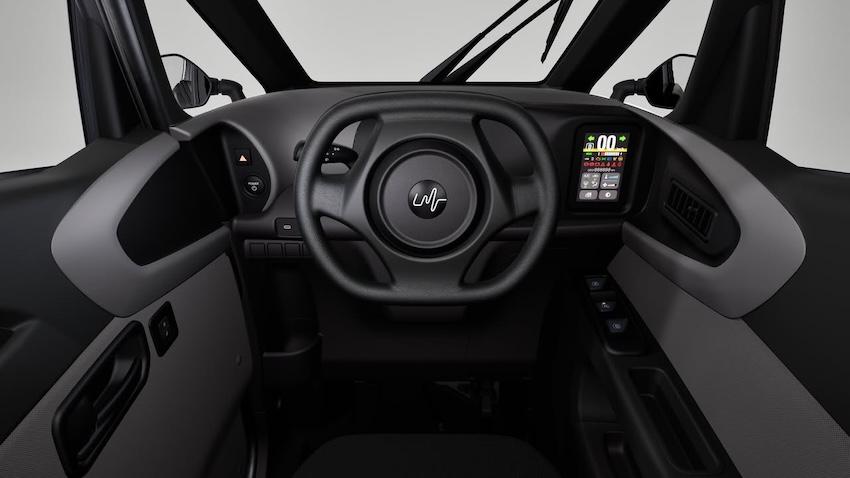 駕艙機車如 Lean3，採用方向盤操控方向。