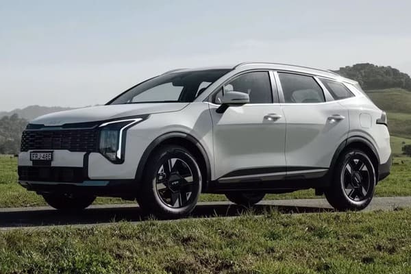 Kia 小改款 Sportage 油電版追加入門成員！降低入手門檻挑戰六代 RAV4