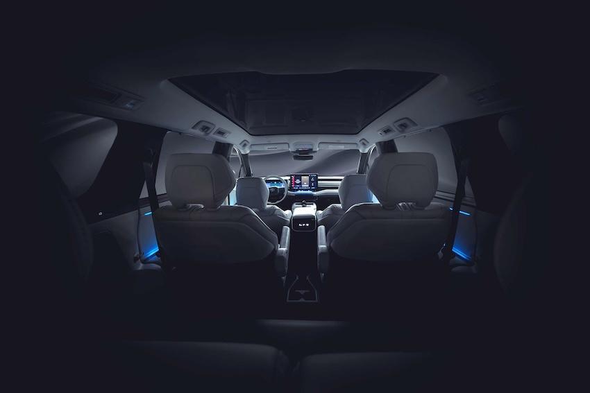 車室預告圖顯示為七人座布局。