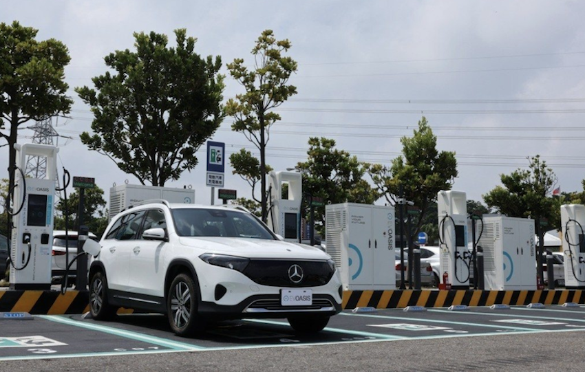 台灣國道服務區也從 2022 年開始陸續建置充電樁，至今在國一、國三、國五與國六都已有充電樁可供電動車充電。