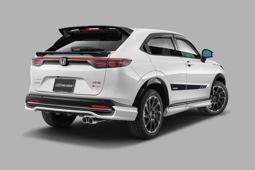 車尾除了新增空力套件以外，單邊雙出排氣尾管也相當吸睛。