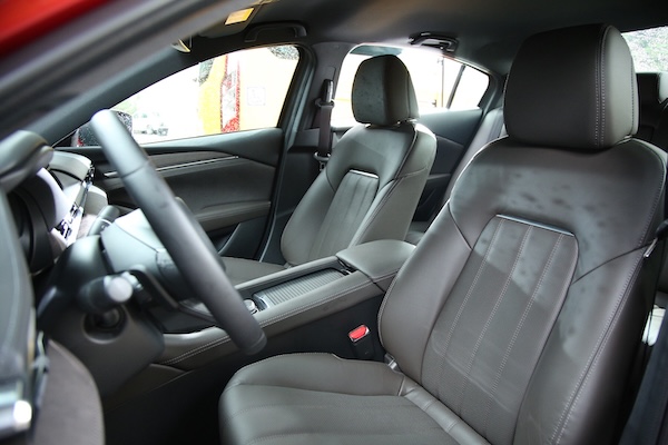 別只顧車輛外表乾淨！國外研究曝車內 4 大細菌熱點