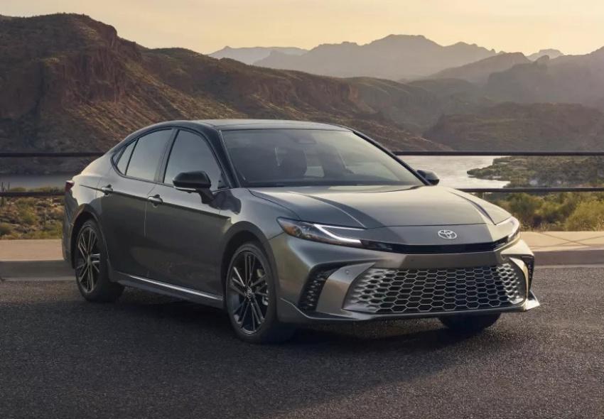 Toyota 新一代 Camry 仍是最受推薦的中型車。