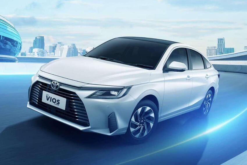 採用 1.5 升 Hybrid 油電動力系統，具備 111 匹綜效馬力及平均油耗 29.4 km/L 節能表現。