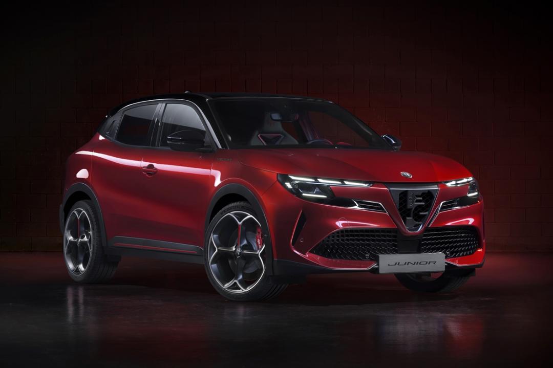 全新Junior跨界入門SUV預計在今年第二季導入國內。圖為Elettrica純電版。