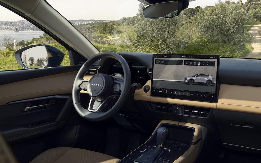 Mazda CX-5 大改款方向盤皮革縫製改為斜角縫線，取代過往的水平直線。