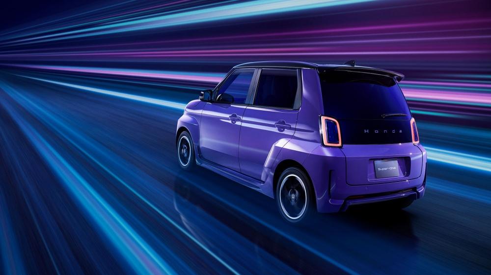 採用外擴輪拱增添運動感，車尾布局增添辨識度。