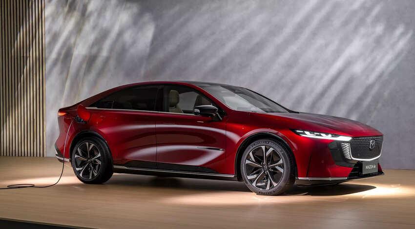 Mazda 6e 支援 195 kW 直流快充，可於 15 分鐘內完成 30～80％ 充電。