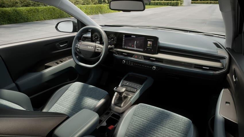 雙 12.3 吋螢幕是小改款內裝科技亮點。