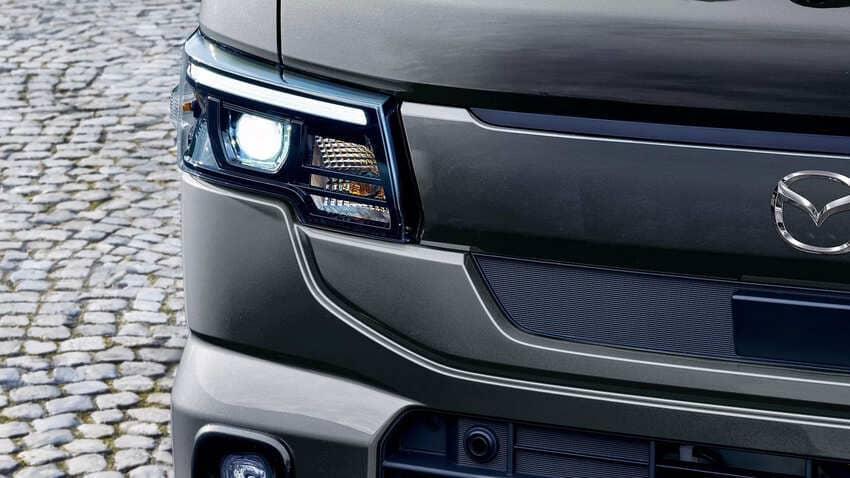 新款頭燈投射出銳利科技目光，苔蘚灰車色也是升級重點之一。