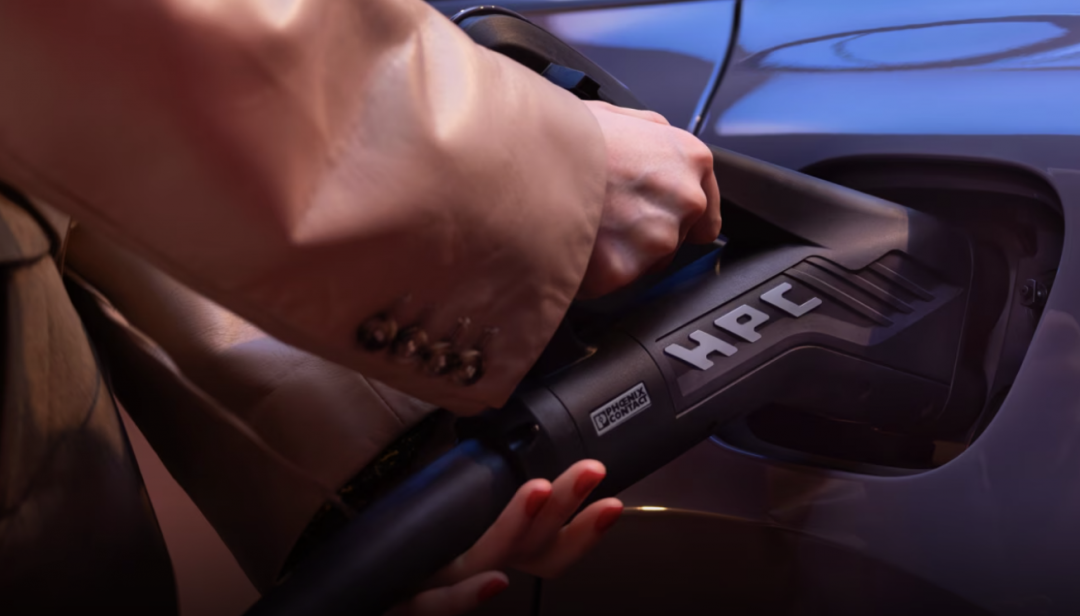 高階電動車陸續導入800V架構，可加快充電速度，減少等候時間。