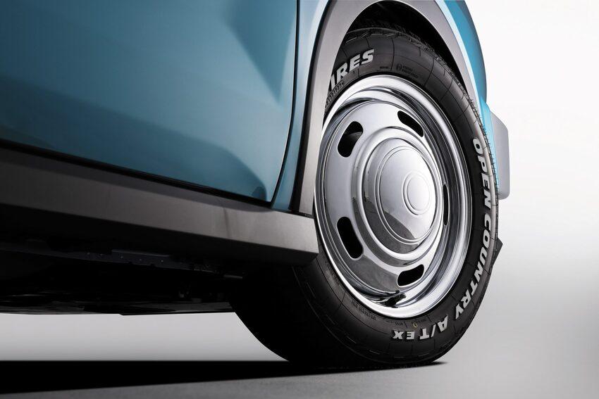 16 吋鍍鉻輪圈也是外型的一大亮點。