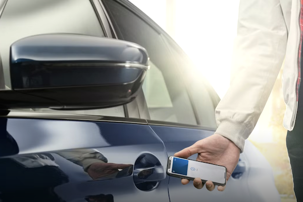 沒帶車鑰匙不擔心！Toyota RAV4 第六代將支援 iPhone 解鎖  Lexus ES 隨後跟進