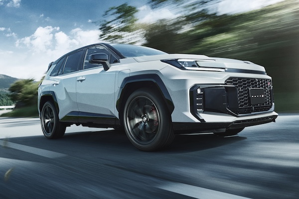 RAV4 最強動力 124 萬元日本開賣  搭 GR Sport 操控更強悍