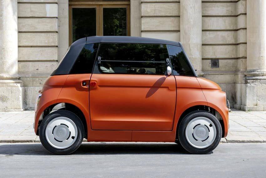 新款 Topolino 外觀亮點在於首度提供 Corallo 珊瑚紅車色選擇。