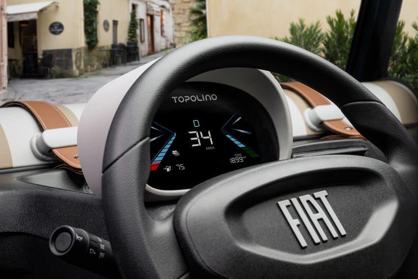 儀表總面積達 8.3 吋，並採用全彩顯示，能提供更出色的辨識度。