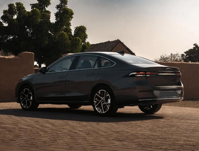 身形更大且動感，車尾採用貫穿式風格設計。圖為預想圖。