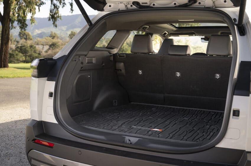 受惠車格放大，讓全新 bZ Woodland 擁有更寬敞的後廂置物空間。