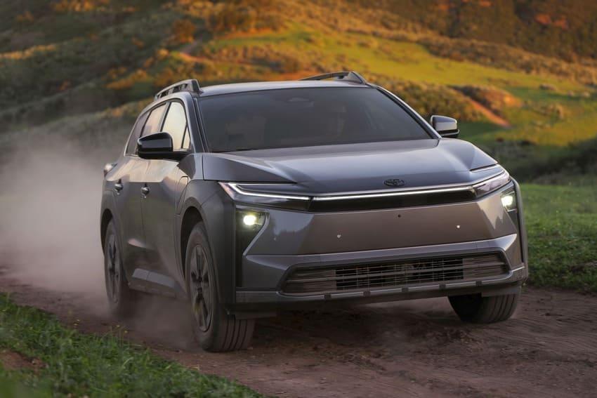 全新 bZ Woodland 採雙馬達四驅配置，擁有 380 匹最大馬力輸出，以及 418 公里續航里程。