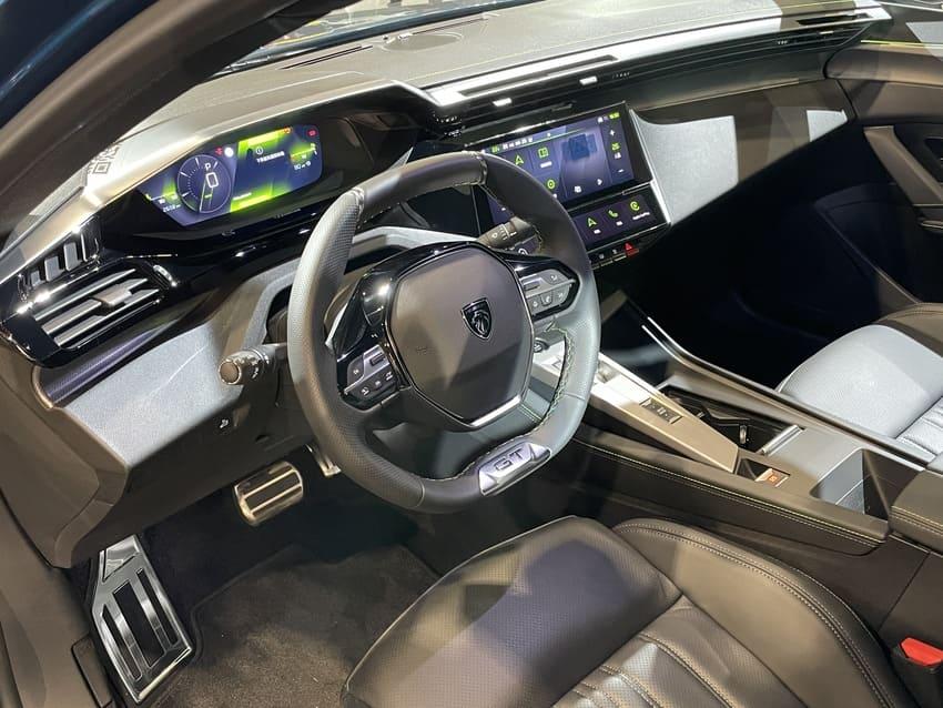 圖為 408 GT Rapide 內裝。（記者陳弘智攝）