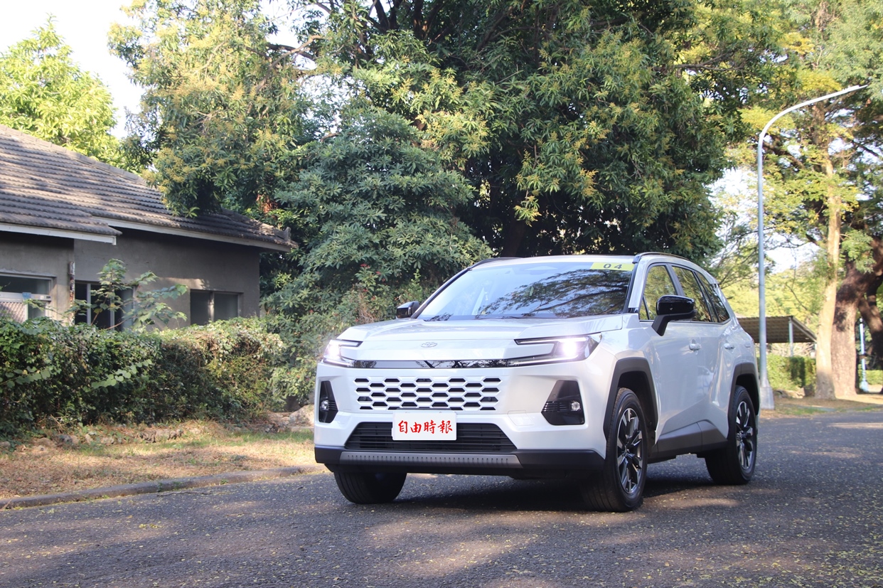 〈試駕報導〉進口休旅王者再進化　Toyota RAV4旗艦版有感升級